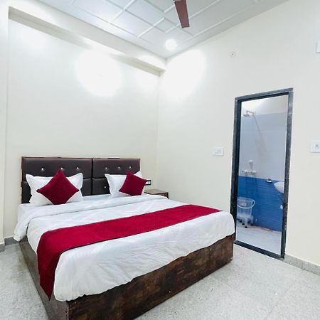 The Lord Krishna Residency Vrindavan Hotel Exterior foto